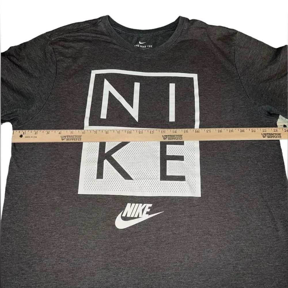 The Nike Tee Men’s XL Short Sleeves Lightweight Athletic Cut Modern Gray